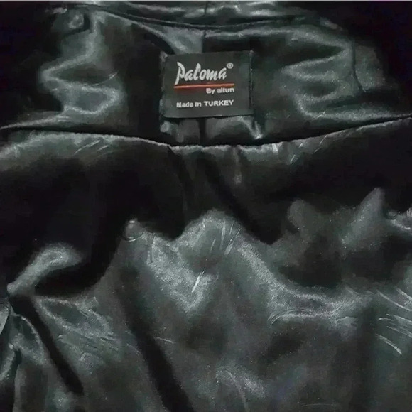 Leather vest with racoon collar - Picture 7 of 17